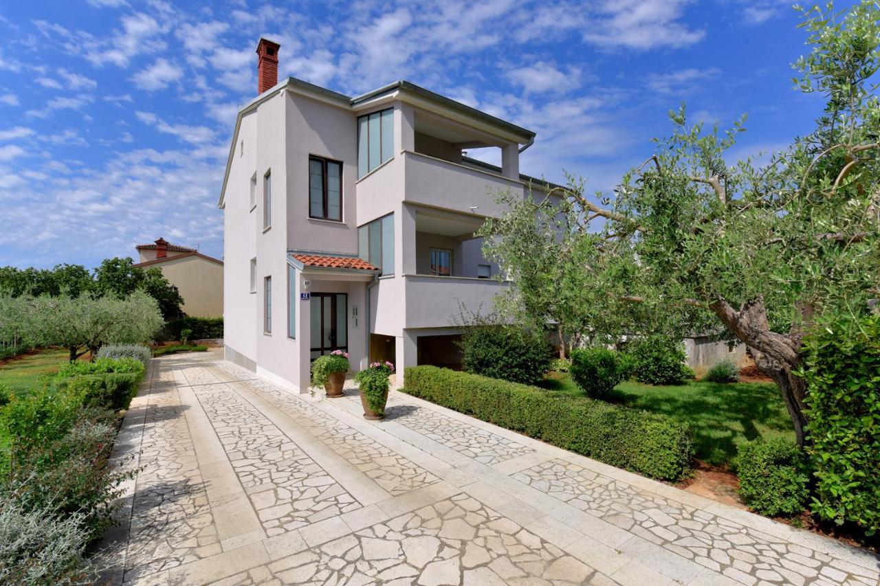 Brezac Olive Garden Apartment Fazana Bagian luar foto