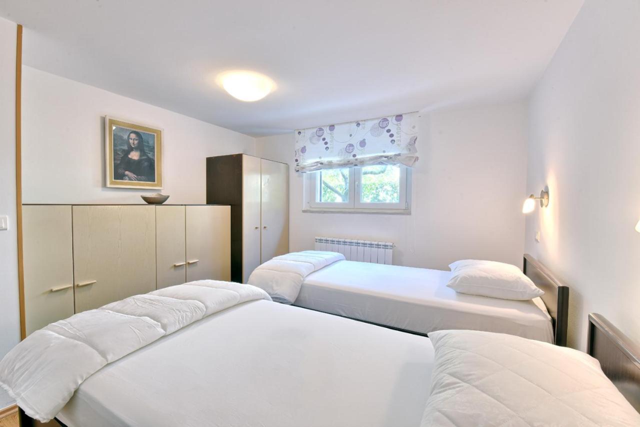 Brezac Olive Garden Apartment Fazana Bagian luar foto
