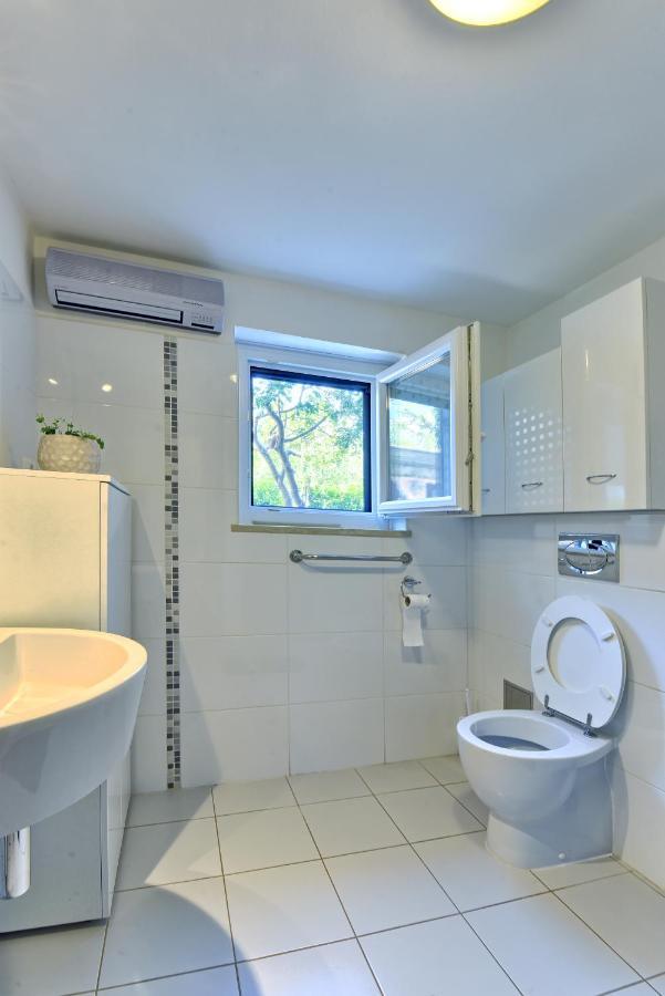 Brezac Olive Garden Apartment Fazana Bagian luar foto